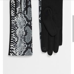 COPY - NWT Pia Rossini Shay Glove